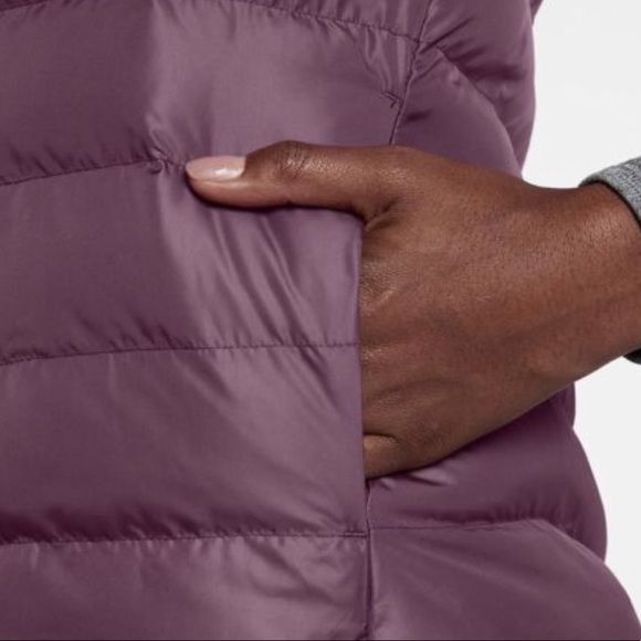 NWT Nike aeroloft Bordeaux puffer vest 180$ - Picture 6 of 7